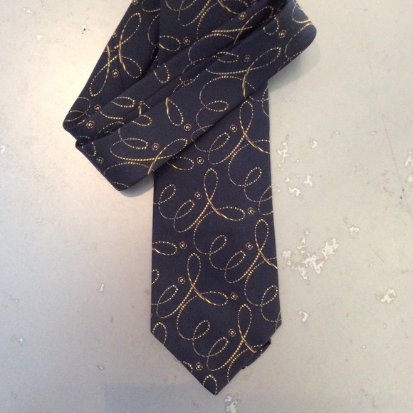 Gorgeous Paul Stuart silk tie - Picture 2 of 3